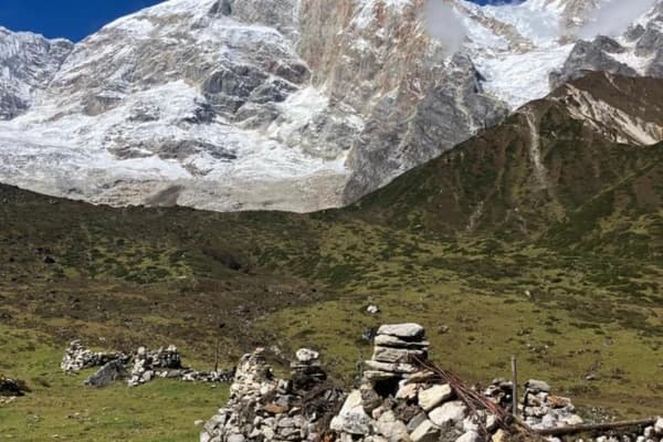 can we do manaslu circuit trek in december