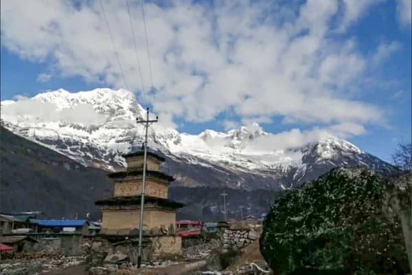 manaslu circuit trek in november