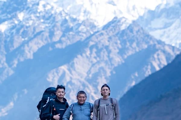 trekking around manaslu in may