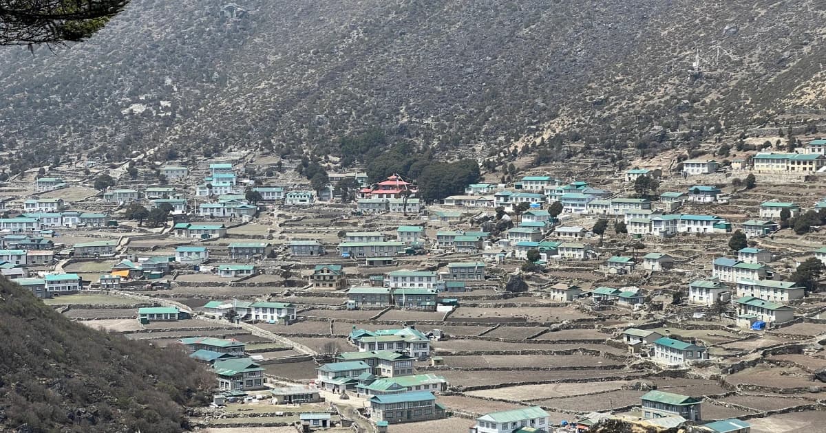 everest base camp trek in may